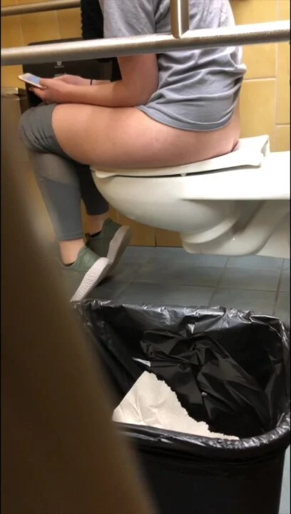 antoinette beukes add girl pooping hidden cam photo