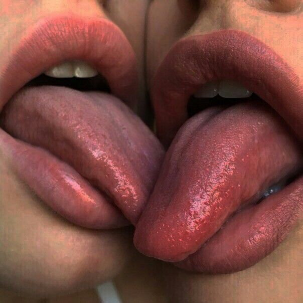 aaliyah collins add girls kissing video tumblr photo