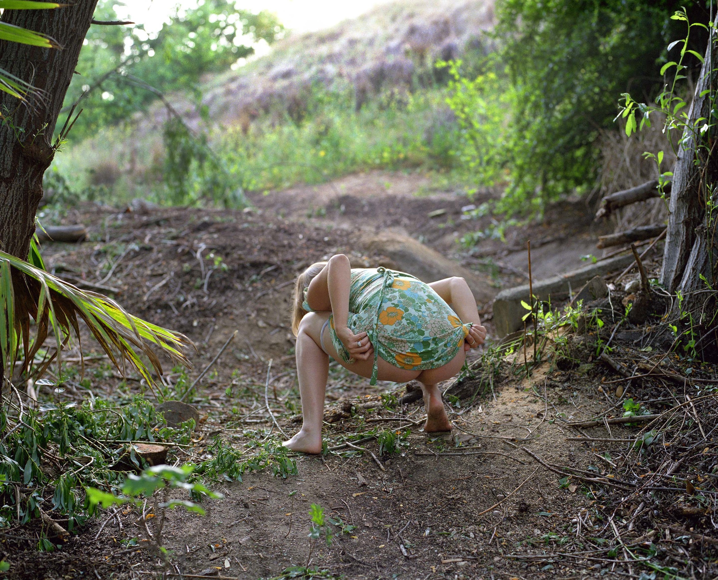 girls pissing in nature