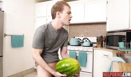 don gorsuch recommends guy fucking a melon pic