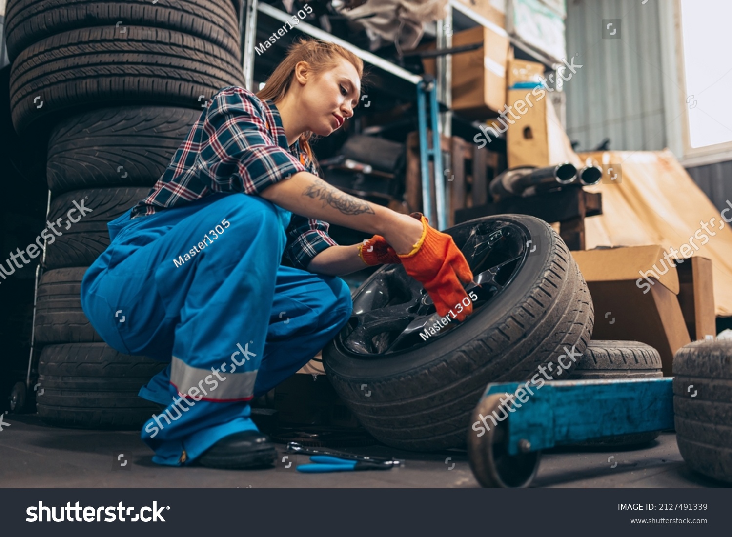 dan riccardo recommends hot chicks working on cars pic