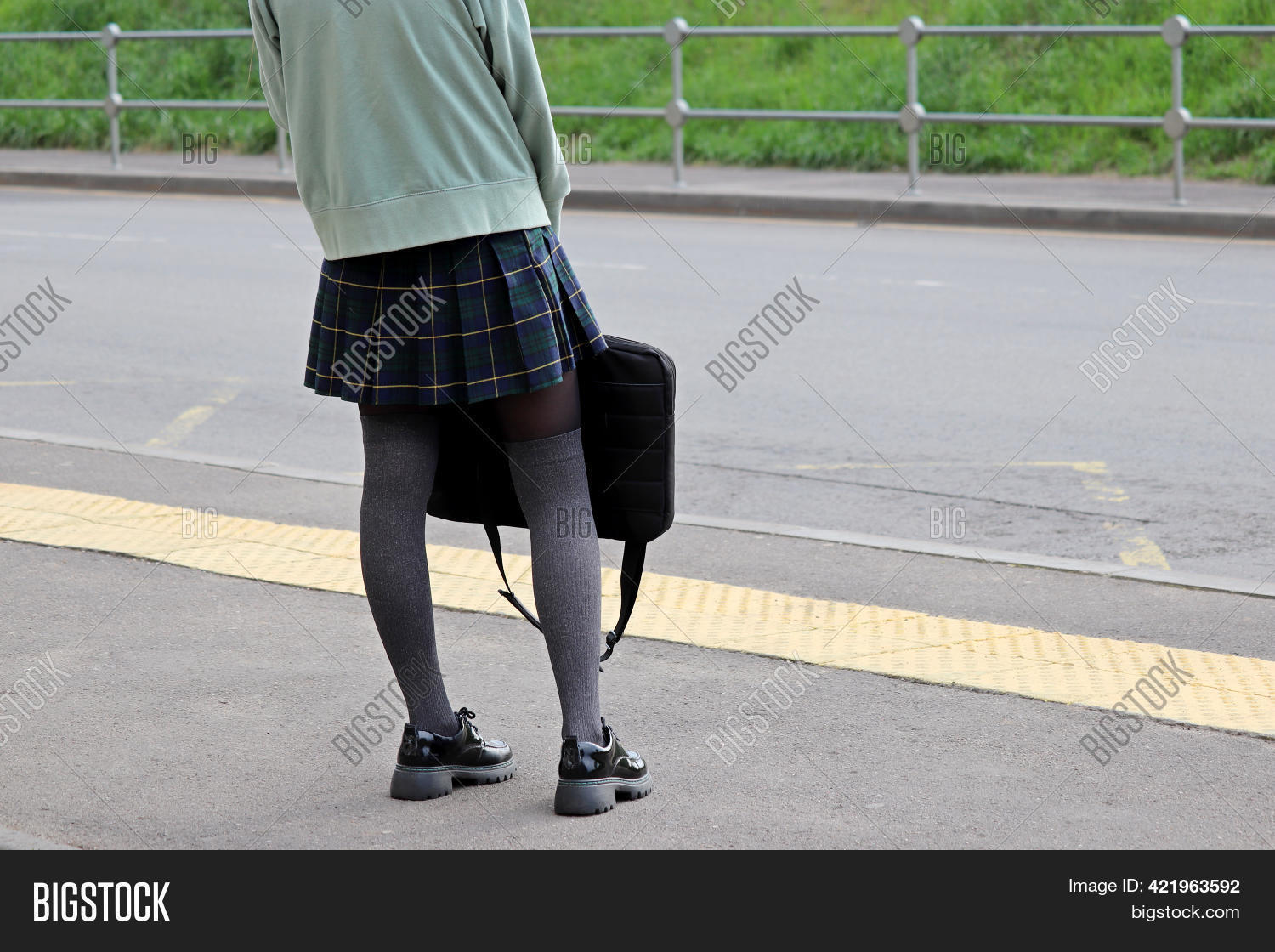 dean donoghue share japanese schoolgirl on bus photos