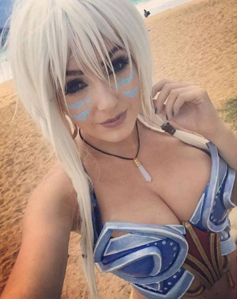 danyal boxer recommends Jessica Nigri Fake Breasts