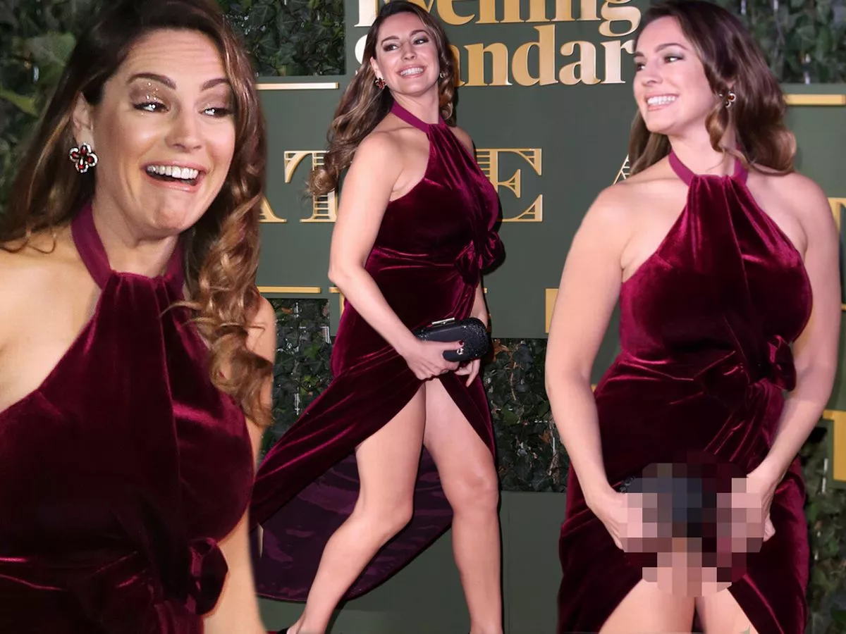 Kelly Brook Wardrobe Malfunction mature girls