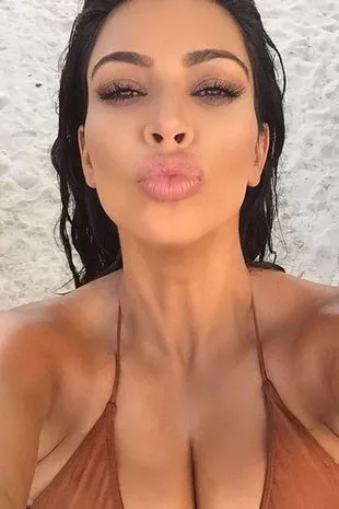 amanda pals add photo kim kardashian super hot