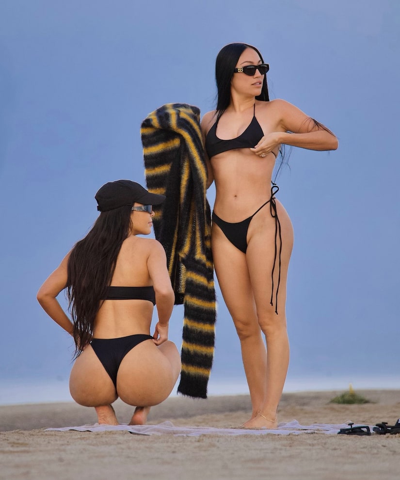 Best of Kim kardashian thong pictures