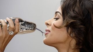 Best of Kiss the girls snake