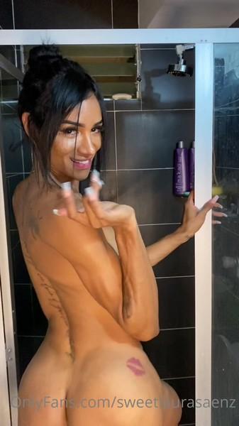 ayisha yusif recommends laura saenz porn pic