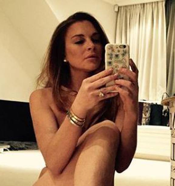 christine goodine recommends Lindsay Lohan Topless Snapchat