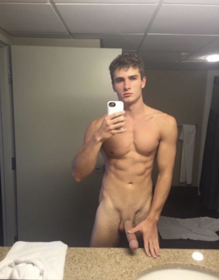 alex penman recommends male naked selfie pic
