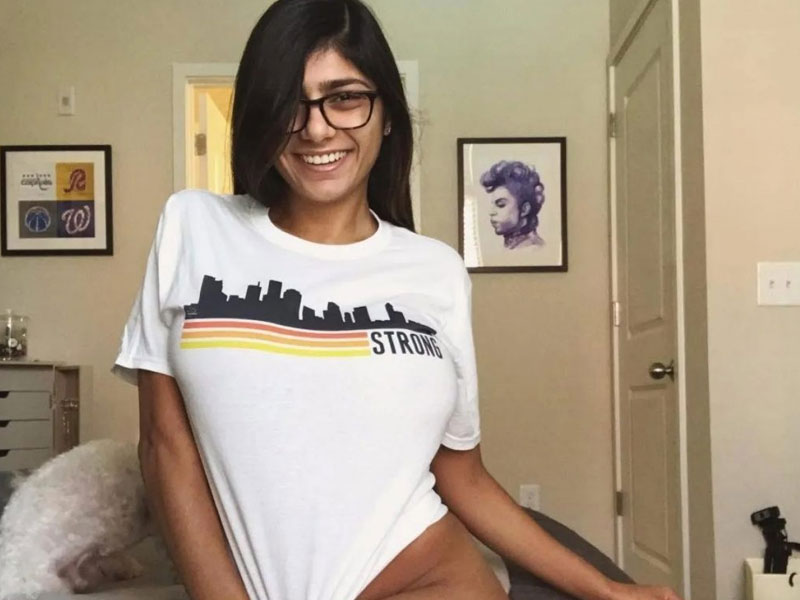 deann webb add mia khalifa webcam photo