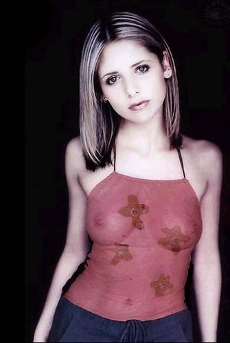 david brogan recommends Michelle Gellar Naked