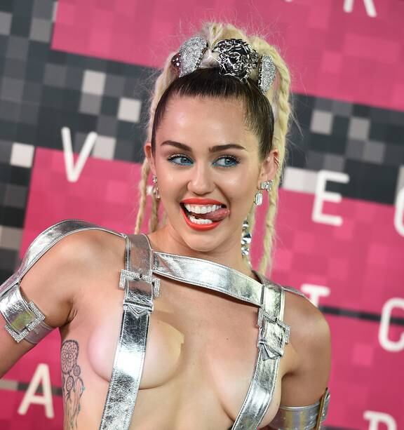 Miley Cyrus Porn Xvideos honeymoon early