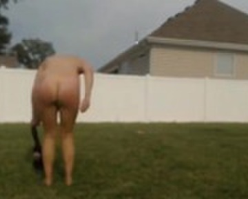 dania khawaja add photo naked in my back yard