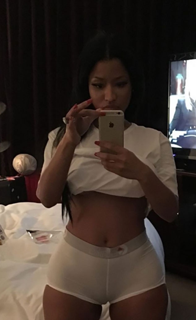 nicki minaj selfie white