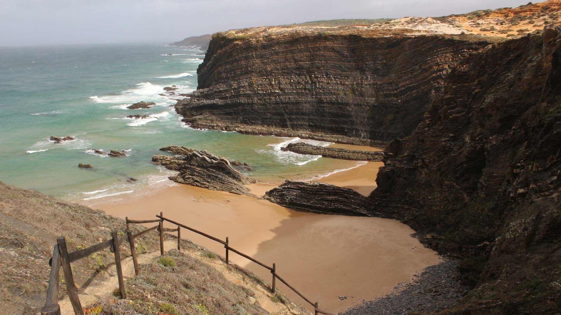 arlene tiro recommends Portugal Beaches Pictures Photos