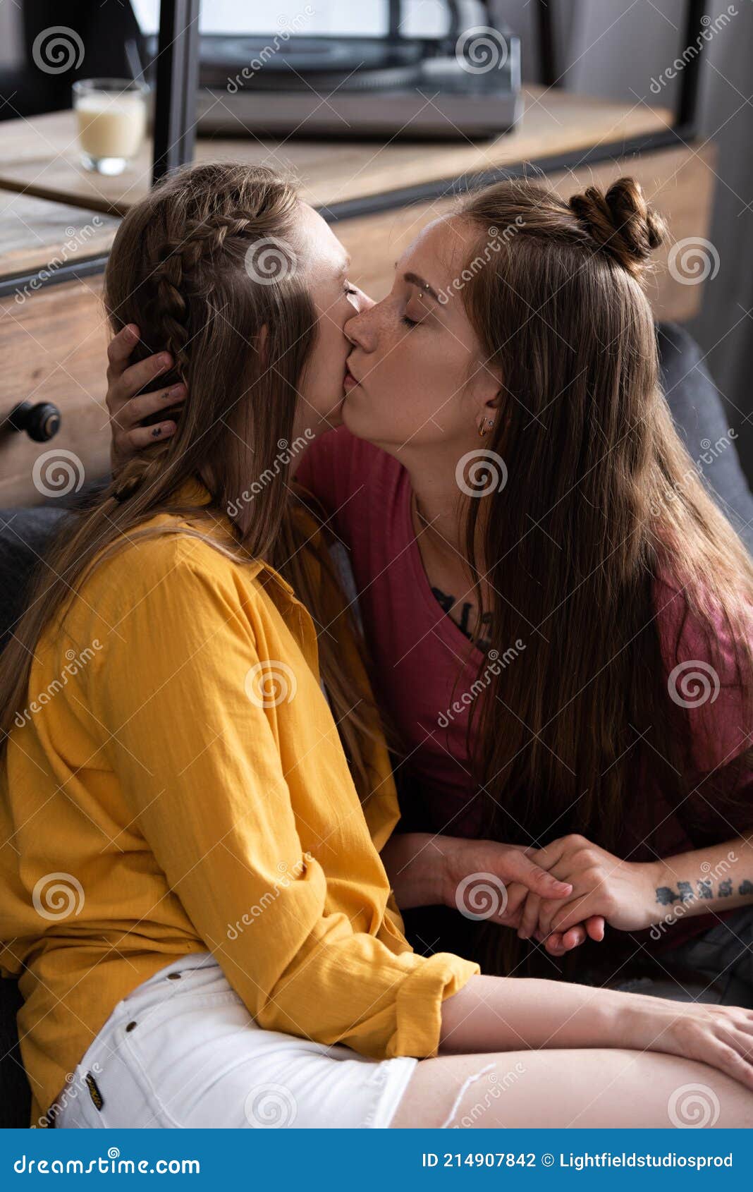 debbie waldock recommends real lesbians making out pic