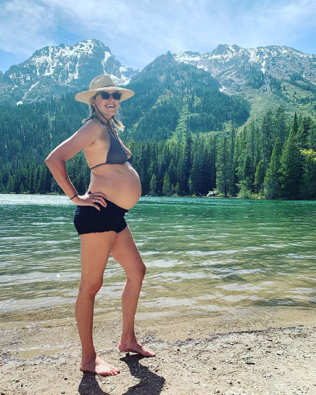 ahmad faris sulaiman recommends sarah wright swimsuit pic