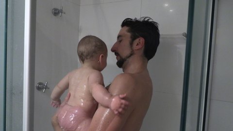 alan fullarton share shower with daddy photos