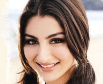 alex cogburn add photo soha ali khan mms