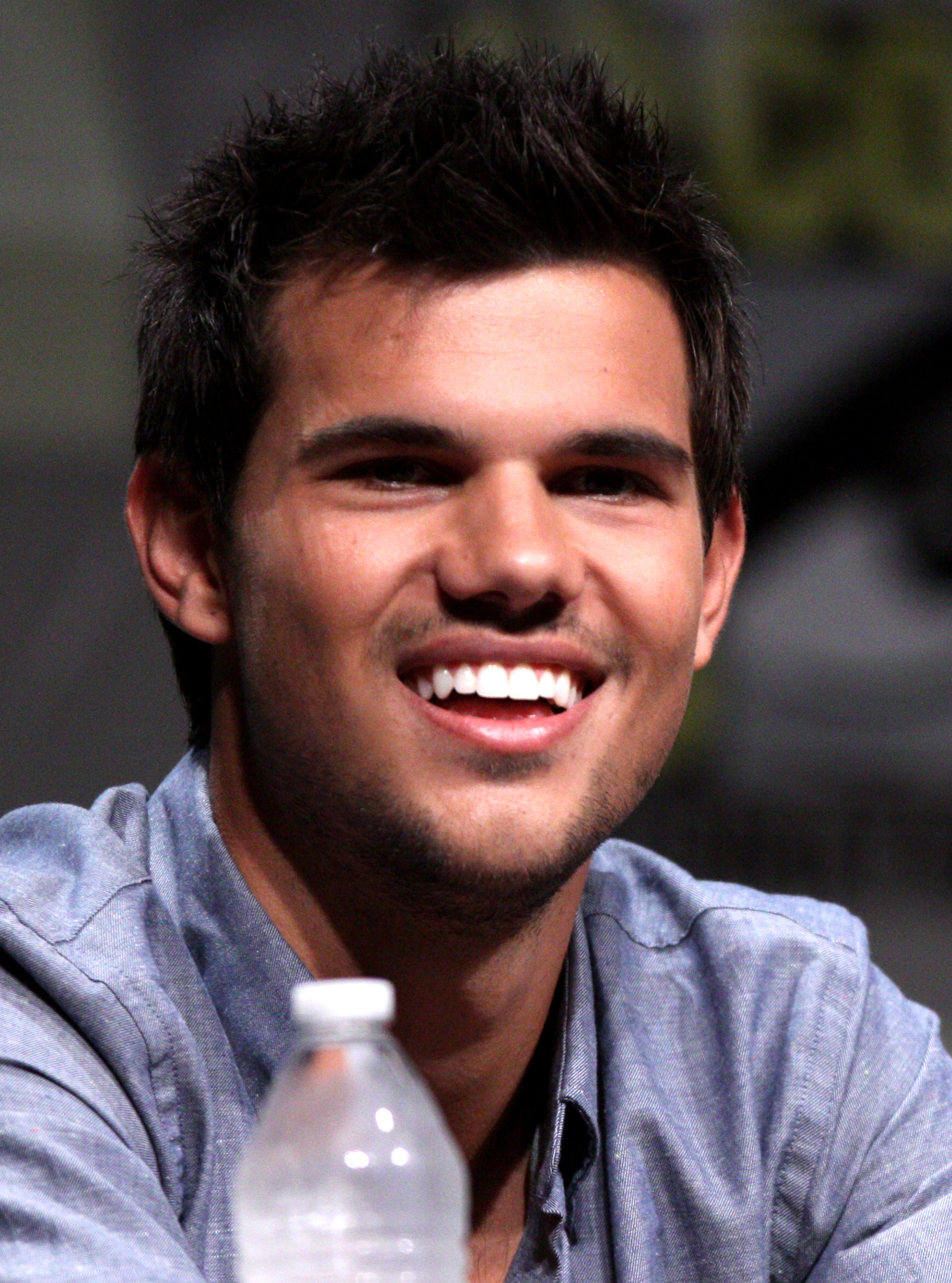 conrad bowen recommends taylor lautner nude fakes pic