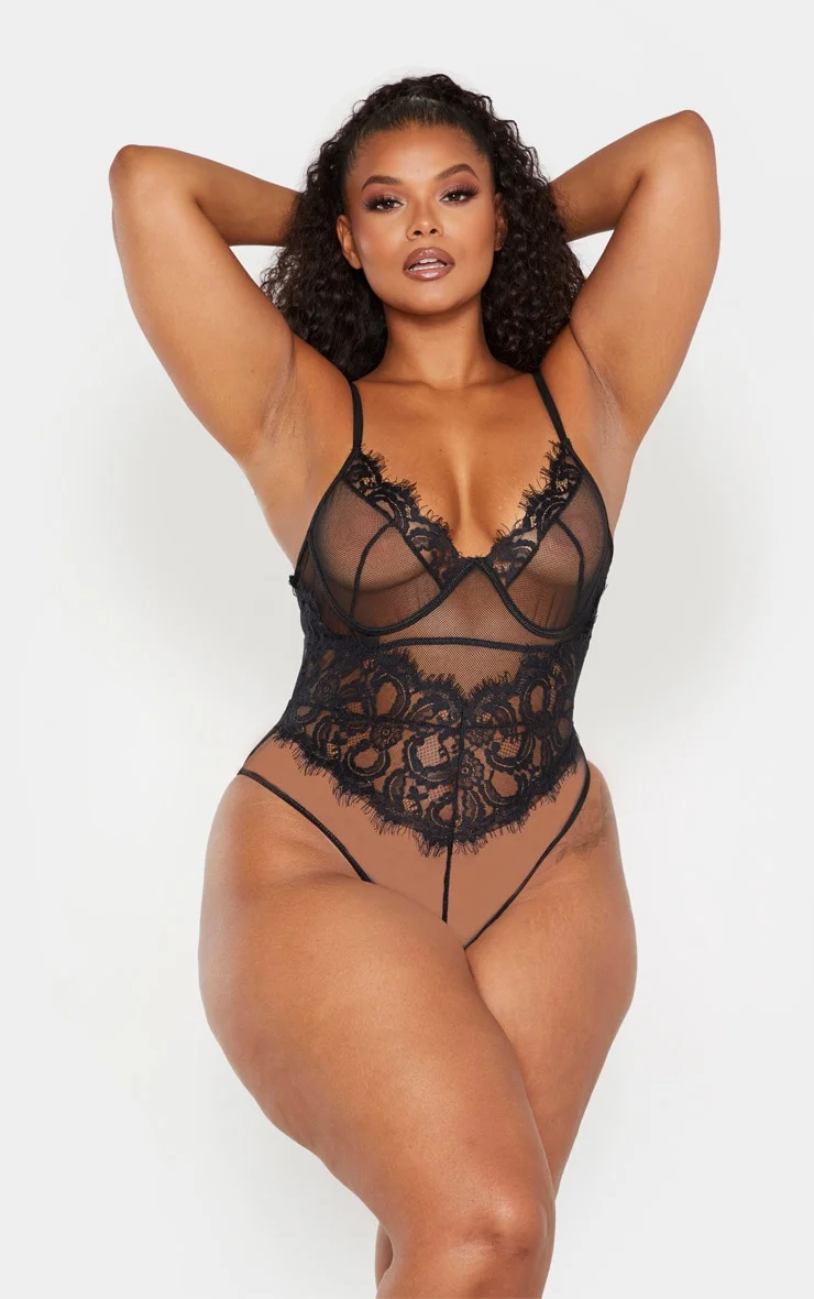 cade bennett recommends thick woman in lingerie pic