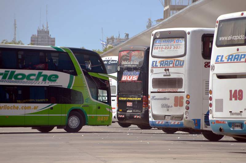 adrian hoffman add tocada en el bus photo