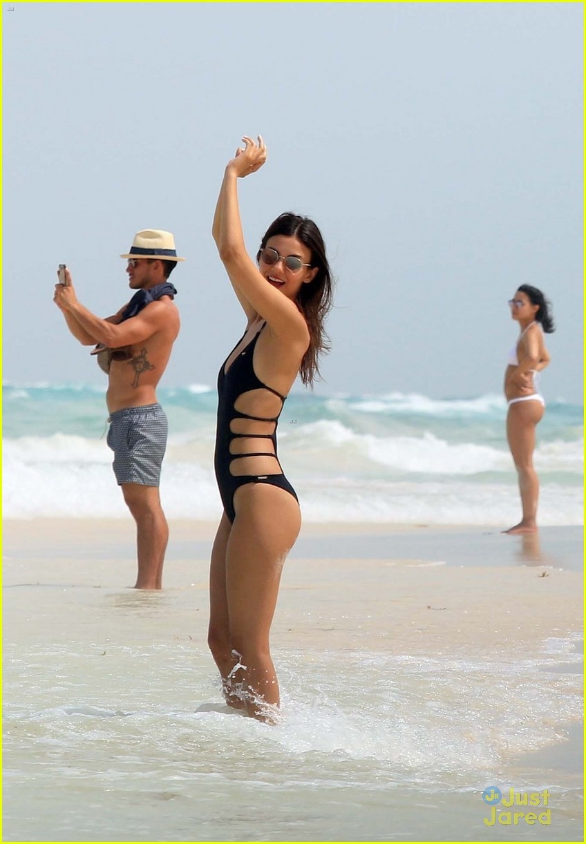 barry oxby recommends Victoria Justice Swimsuit