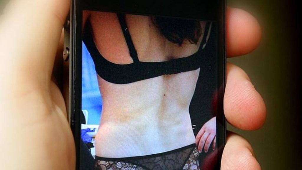 bente dos recommends wwe paige leaked pic pic